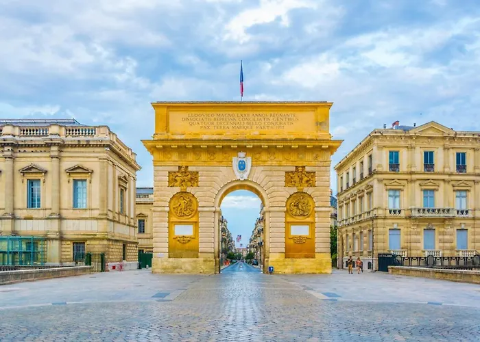 Le Triompha Montpellier Proche Arc De Triomphe